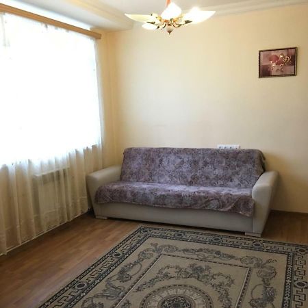 يريفان Prosp. Tigrana Meca 53 Apartamenty المظهر الخارجي الصورة